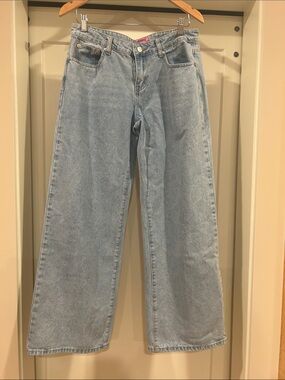 Edikted Light  Wash Low rise Wide Leg Women’s Jeans